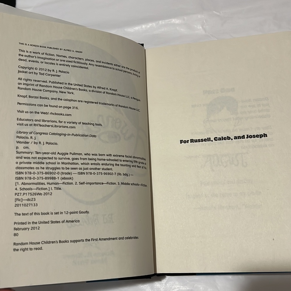 Pre Owned Wonder - Book - R.J. Palacio - Knopf - Picture 2 of 5